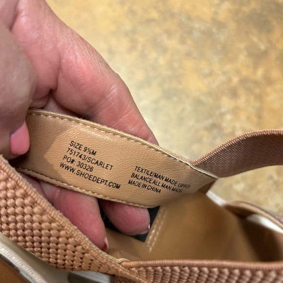 I D Required Platform Funky Sandals - Picture 8 of 10